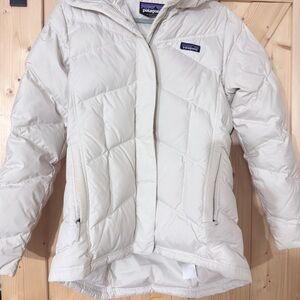Patagonia Women's Off-White down Puffer Jacket